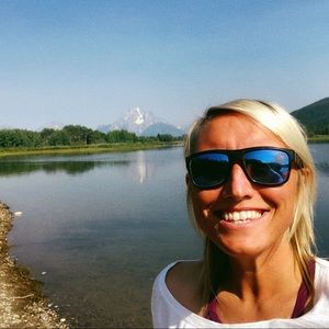 Meet your Posher, Helen